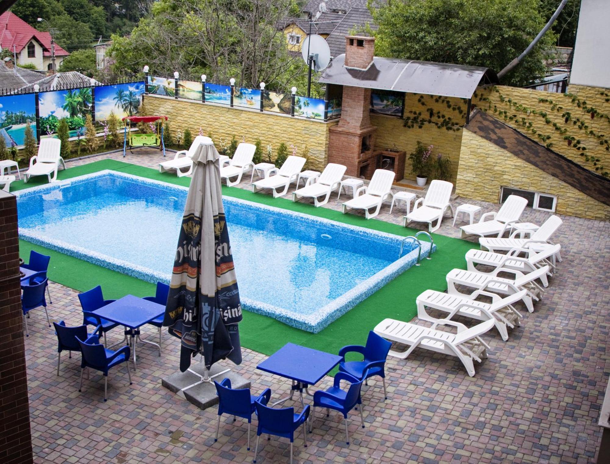 Lolo Hotel Chisinau Exterior photo